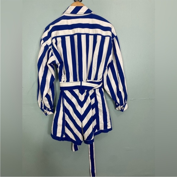 NWT FARM Rio Women’s Blue and White Striped Printed Romper Jumpsuit Tie Belt XXS - Picture 9 of 16